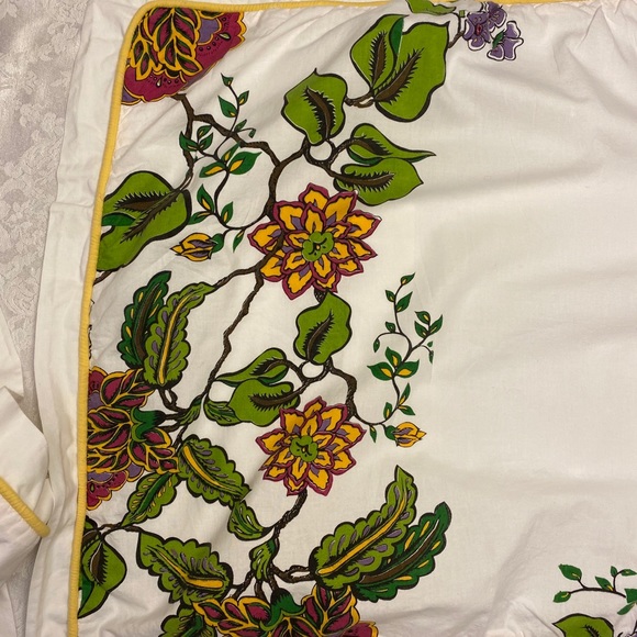 Euro shams set of 3 with embroidered lumbar cover - Picture 2 of 9